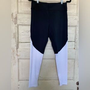 NWOT ALALA B/W Lg Leggings Size -Lg